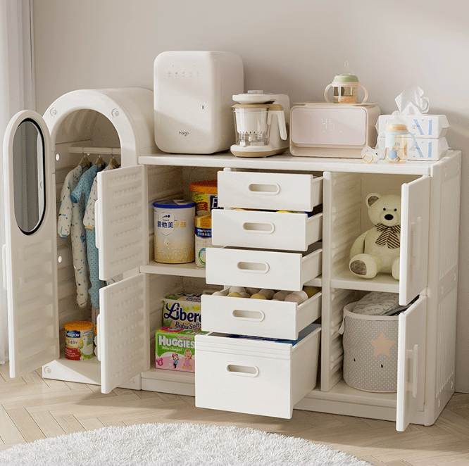 Minimalist Space Storage