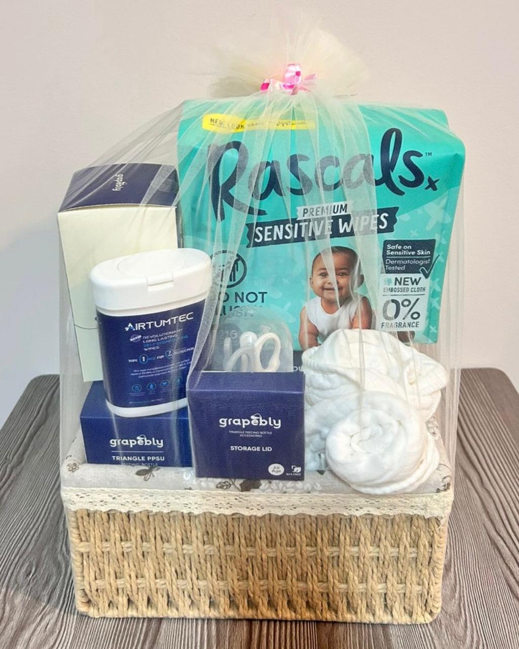 Newborn Essential Gift Set