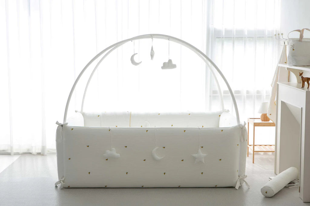 Honey Bee - 100% Premium Cotton Embroidery Bumper Bed (SIZE L, BED ONLY)